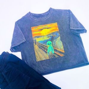 Alien “Screamer” crop top